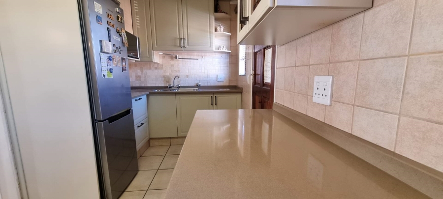 2 Bedroom Property for Sale in Heuwelsig Free State